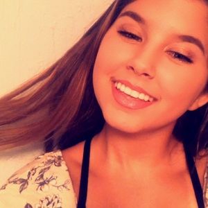 Meet your Posher, Mia